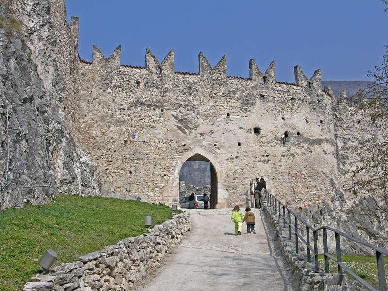 CASTEL BESENO